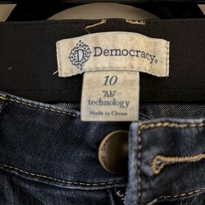 Democracy AB technology jeans